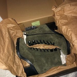 Brand New Frye boots for women Retail for $263 all I’m asking is 100 bucks